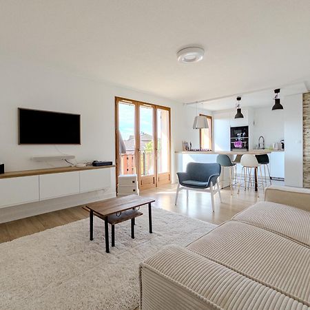 Appartement De Standing - Parking Prive Gex Bagian luar foto
